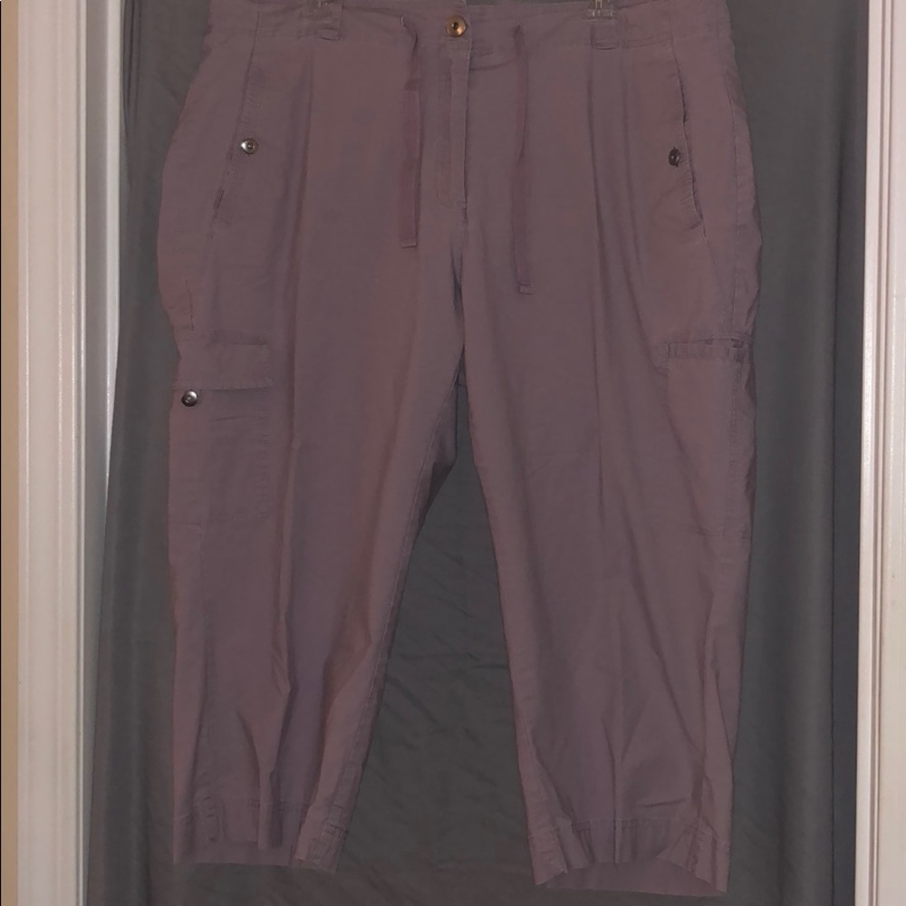 Lavender cargo Capri pants.